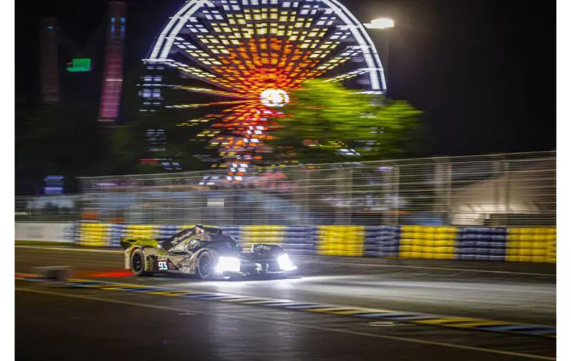24 Ore Le Mans, Peugeot nella roulette della pioggia porta entrambe le 9X8 al traguardo