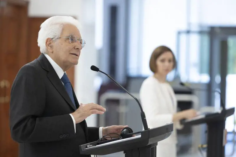 Mattarella, allerta russa. "Tempesta di fake news"
