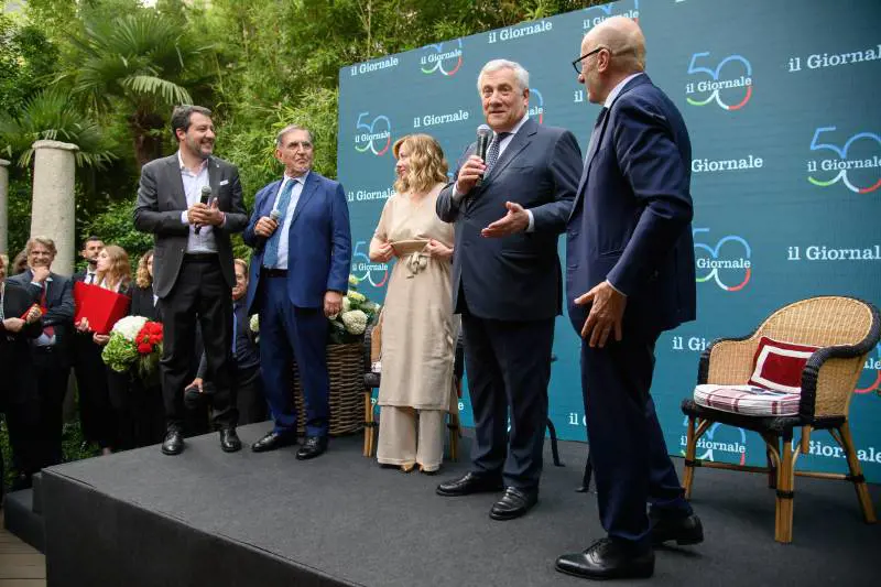 Mezzo governo sale sul palco. Tajani: "Al Giornale per libertà"