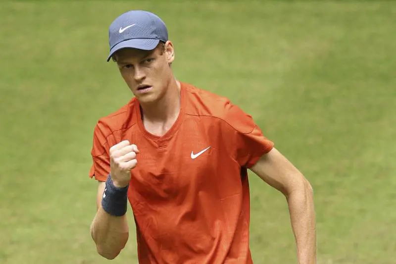 Atp Halle, Sinner vince e vola ai quarti: Marozsan battuto in tre set