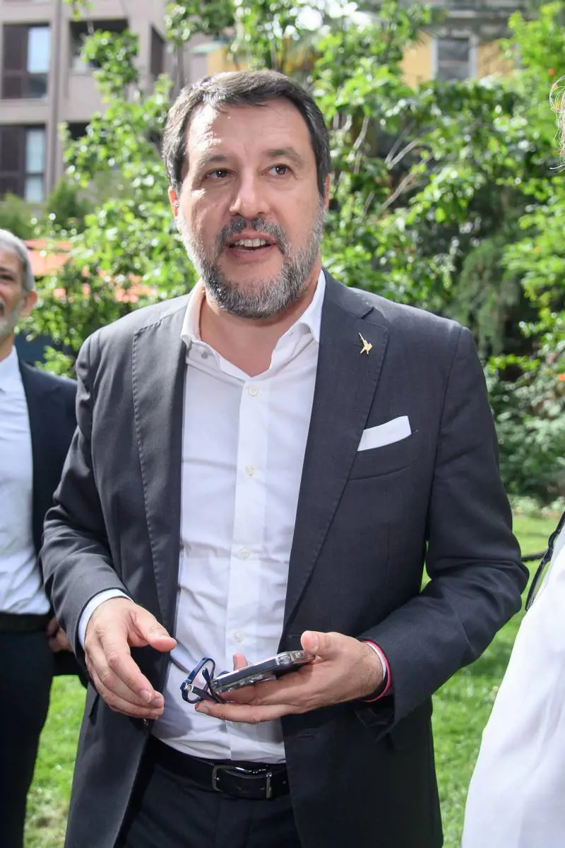 Ira Salvini, Fi media. Fermento nei gruppi e i 5S cercano casa