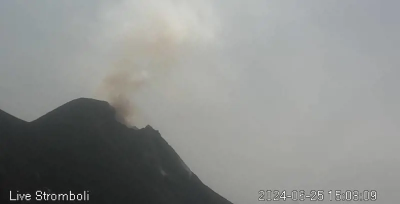 "Rischio eruzione". È allarme a Stromboli: cosa succede 