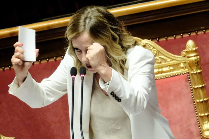 Ue, Meloni alle opposizioni: "Io cheerleader? No, difendo l'interesse nazionale"
