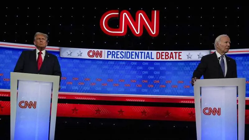 Trump si gode lo spettacolo e tifa per le gaffe. Sfida al rivale: "Facciamo i test cognitivi"