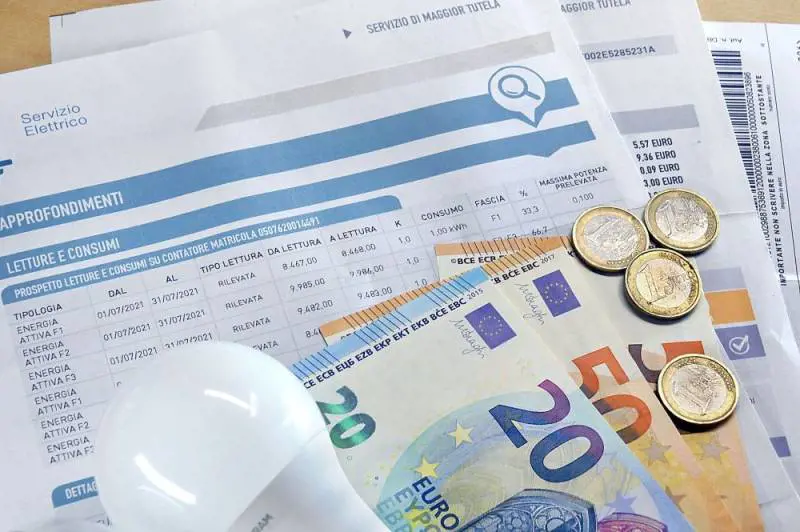 Bollette, ecco tutti gli sconti e come richiederli