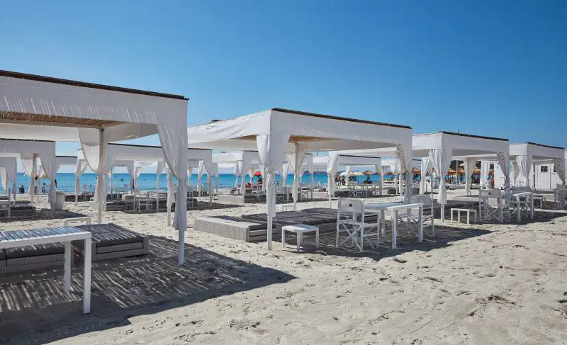 Estate 2024, turisti in cerca del lusso disposti a pagare fino al 50% in più 
