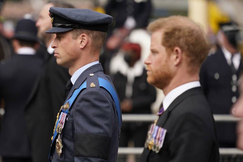  “Una valanga di email all’alba e personale terrorizzato”: ecco perché William non perdonerà mai Harry e Meghan
