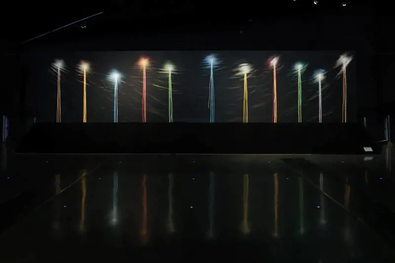 Malpensa, "Exit Lights" di Omar Hassan illumina la Porta di Milano