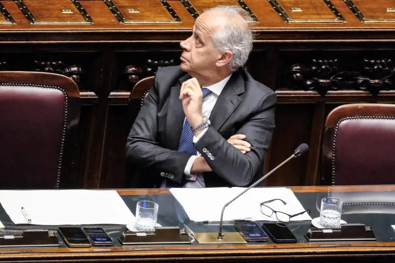 Piantedosi sfida Fratoianni. "Avs condanni gli antisemiti tra i contestatori di Israele"