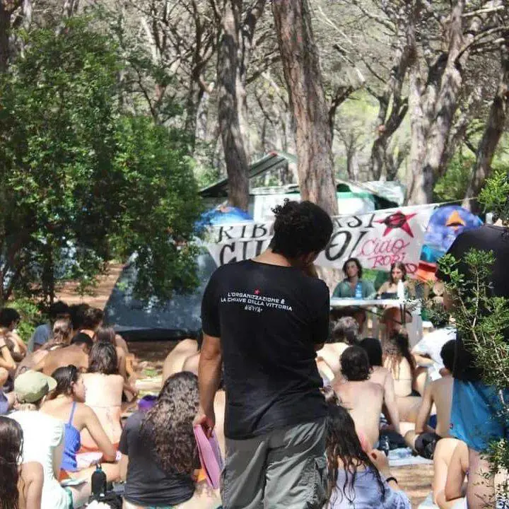 Intifada vista mare: i collettivi pro Palestina vanno in vacanza (in campeggio)