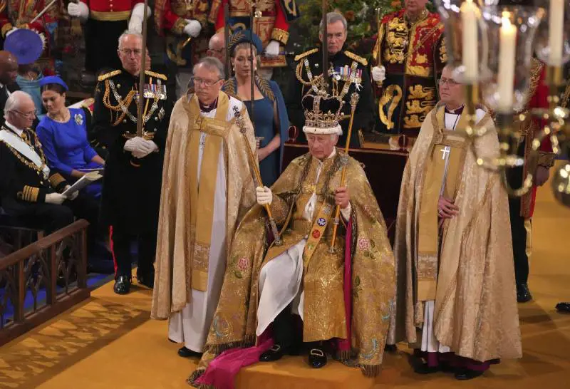 Carlo III, la malattia e la leggenda del Grim Reaper. L'apparizione funesta durante l'incoronazione