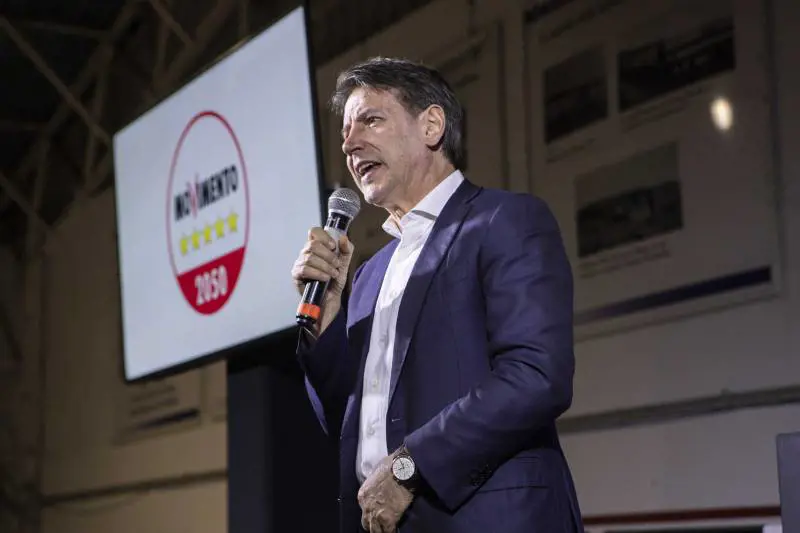 M5s, Conte determinato ad isolare Grillo. È pronto a rinunciare al simbolo storico