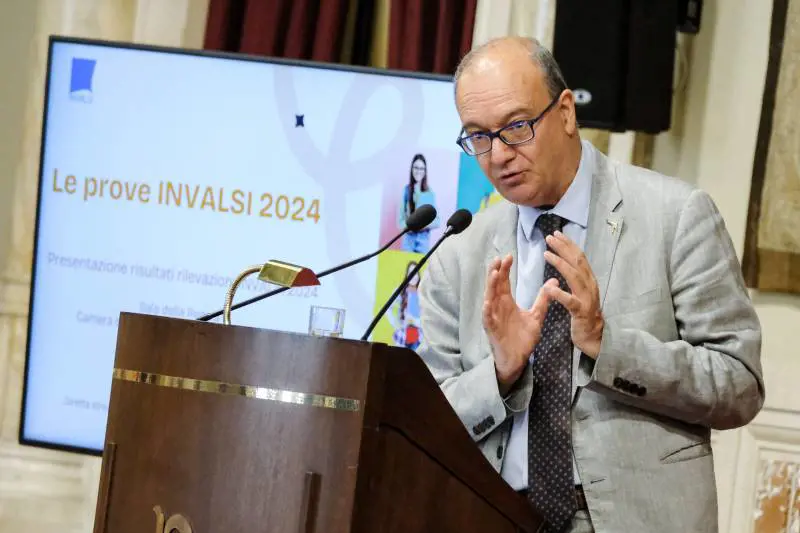 Valditara punta su italiano e Patria a scuola. "La vera integrazione passa dai nostri valori"