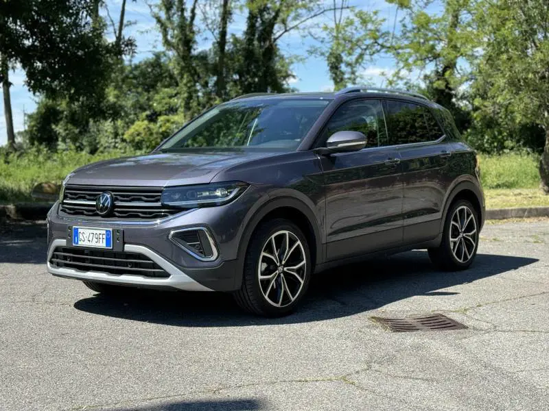 Volkswagen T-Cross 2024: come va e come cambia il B SUV tedesco