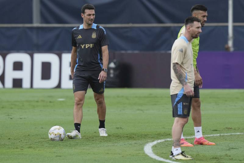 Scaloni allenamento Argentina