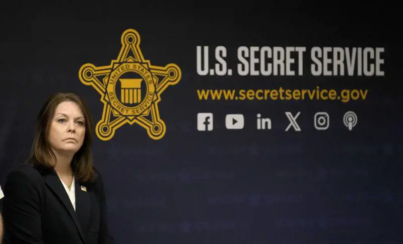 "Mandato di comparizione alla Camera per Kimberly Cheatle": cosa succede al capo del Secret Service Usa