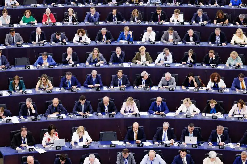 La politica estera dem: tre posizioni diverse. Prevalgono i pacifisti in dissenso con il Pse