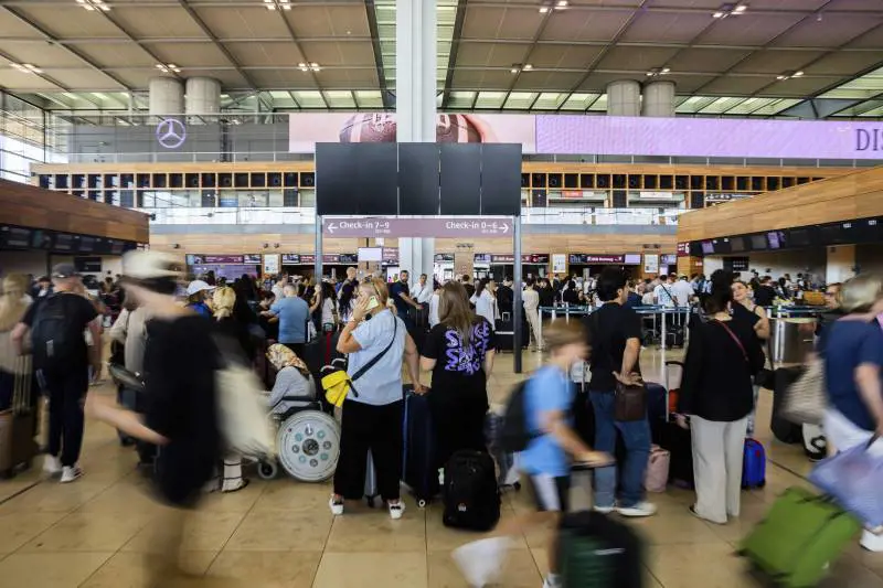 Down informatico mondiale. Aeroporti e banche nel caos