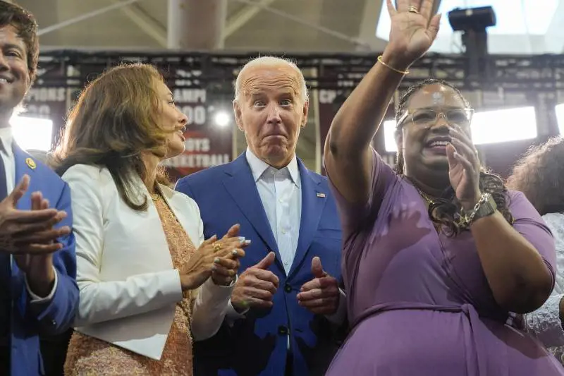 "Ho nominato un nero alla Difesa". Bufera sull'ultima gaffe di Biden
