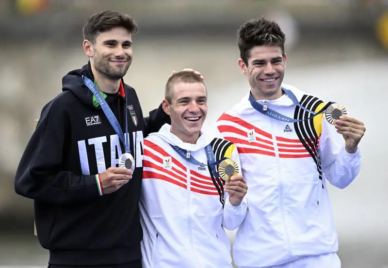 Mucche, appartamenti e denaro. Ecco quanto guadagnano gli atleti olimpici sul podio
