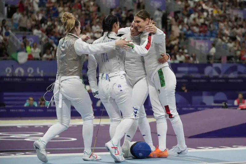 Olimpiadi, l'Italia del fioretto femminile si arrende agli Usa e conquista l'argento
