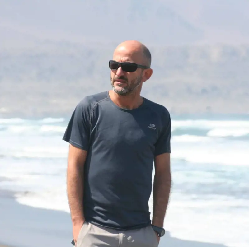 Precipita nel vuoto scattandosi un selfie: ingegnere italiano perde la vita a Bali