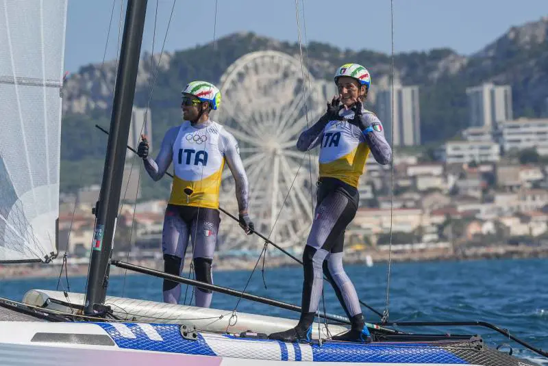Parigi 2024, i velisti Tita e Banti regalano il decimo oro all'Italia