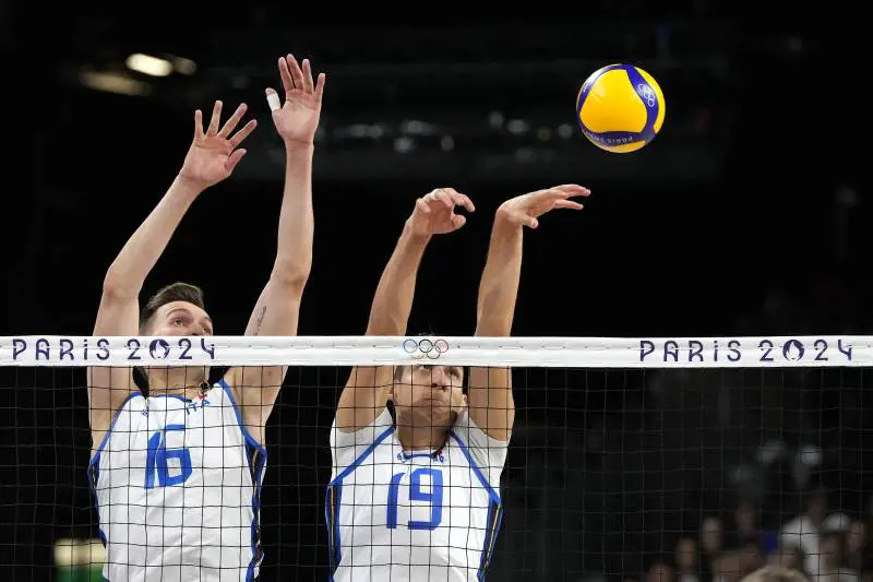 Urlo Francia: l'Italvolley fa scena muta