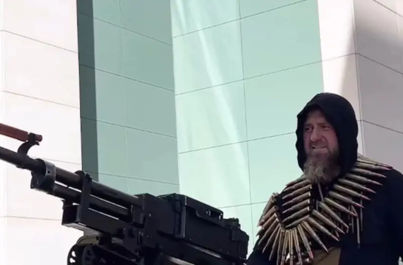 L'inquietante mossa di Musk: dona un cyber pick-up a Ramzan Kadyrov