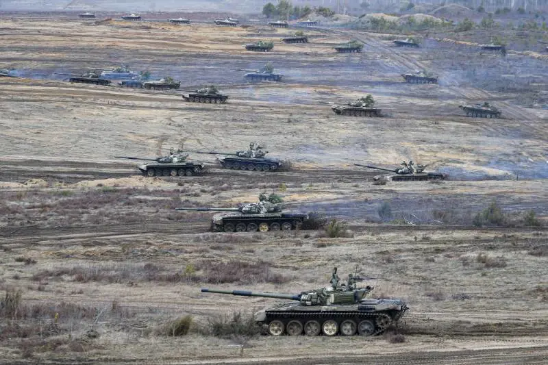 "Ammassano truppe lungo il confine". L'allarme in Bielorussia e l'avvertimento di Kiev