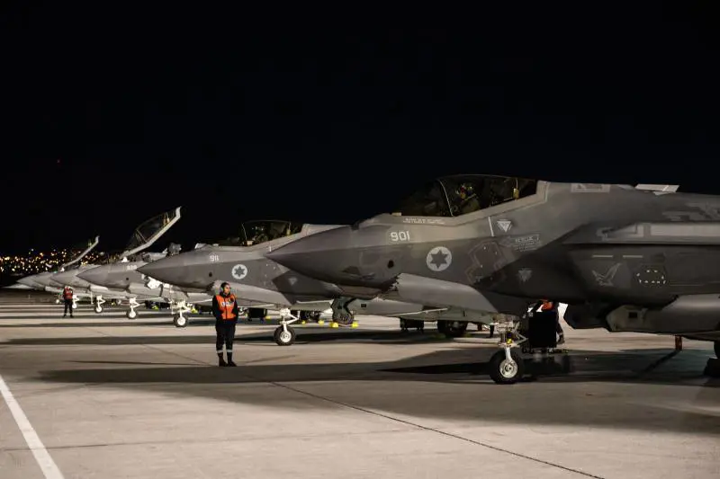Attacchi in profondità senza rifornimento in volo: ecco come funzionano gli F-35 modificati di Israele