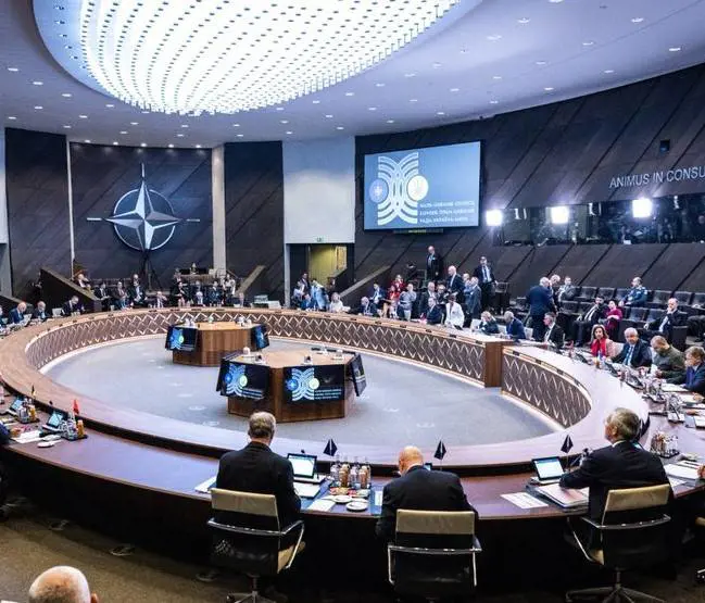 "Nuovi aiuti". La Nato puntella lo scudo di Kiev. Zelensky: "Lasciateci colpire Mosca in profondità"