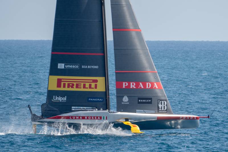 Luna Rossa batte American Magic poi va ko con Ineos. Cosa manca per il primo posto