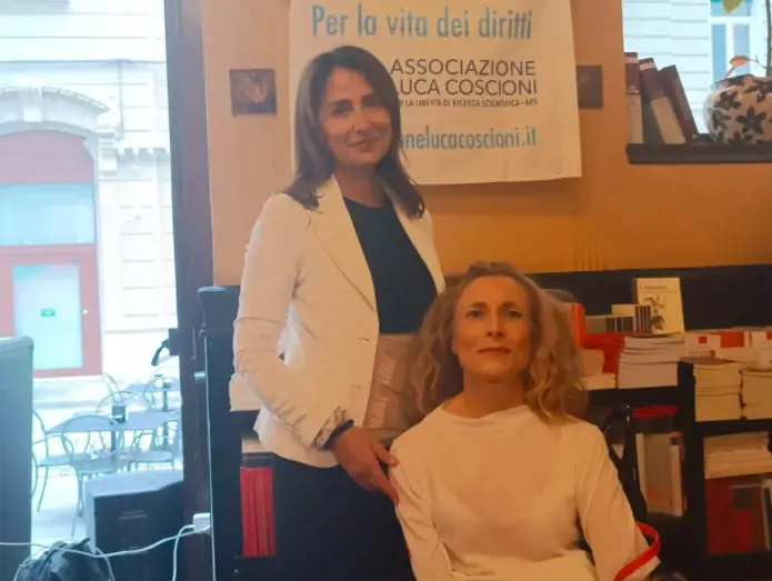 Le negano il suicidio assistito. Malata di Sla denuncia la Asl per tortura