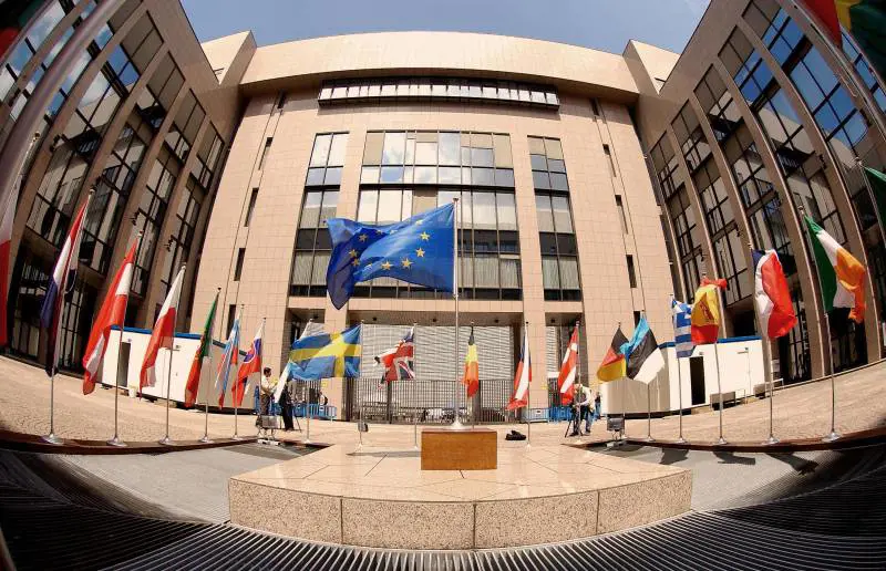 Si può essere europeisti senza amare Bruxelles