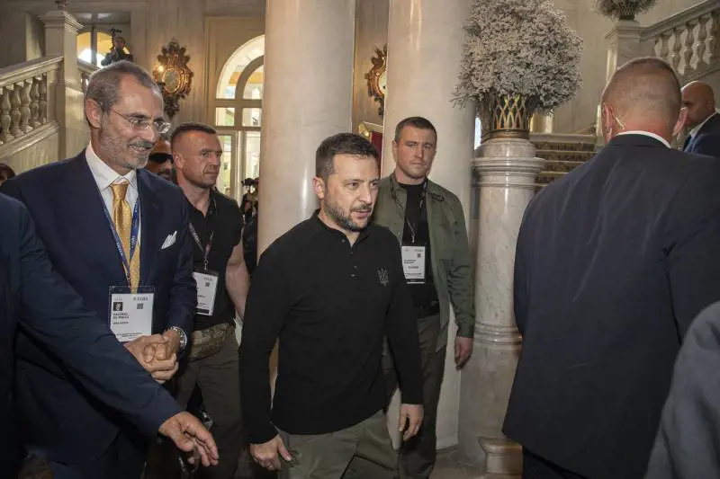Ucraina, impegno di Meloni. "Costruire una pace giusta"