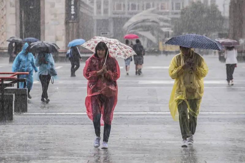 Weekend con l'ombrello: tornano pioggia e neve. Ecco le zone più colpite