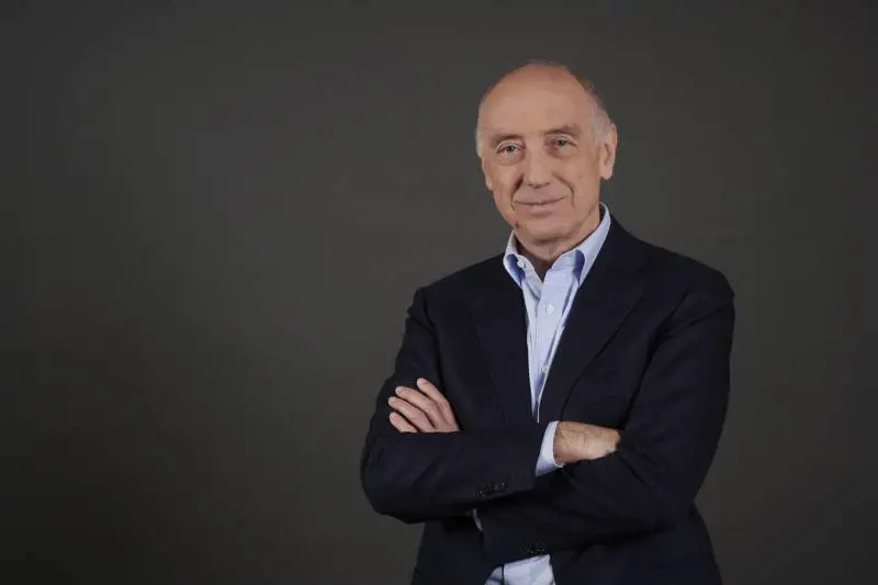 De Agostini fa shopping debutto nel farmaceutico