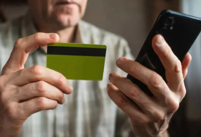 "Il conto è sotto attacco". E perde 39mila euro. Occhio alla truffa dei numeri clonati