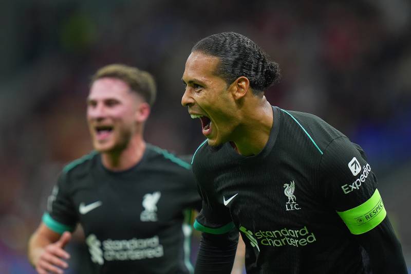 Van Dijk celebrazione Milan Liverpool