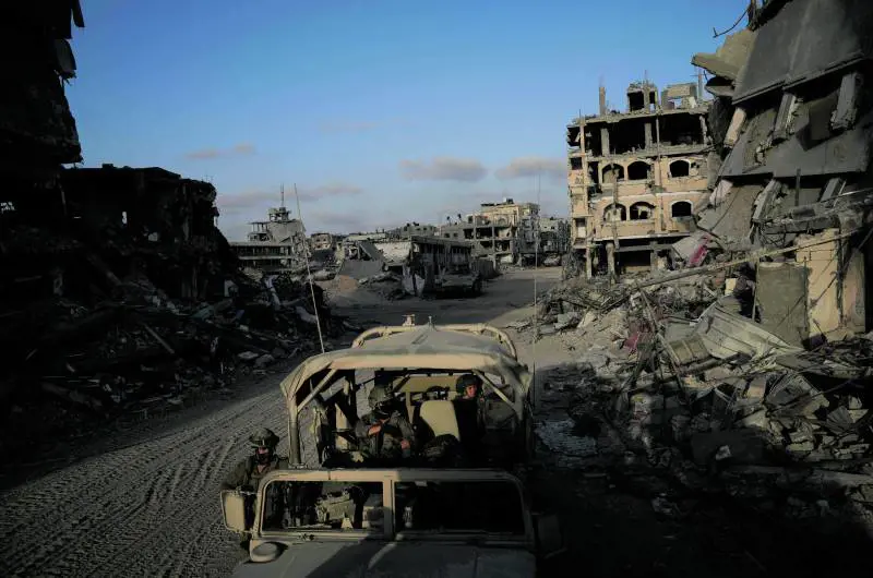 "Il ritiro non è più un'opzione": i militari israeliani si espandono nella Striscia di Gaza