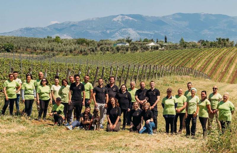 Omina Romana, lo staff tra le vigne