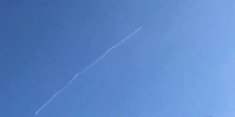 La Cina lancia il primo missile balistico in 44 anni: forze di Taiwan in allerta