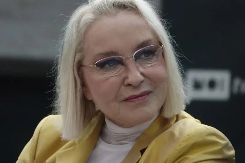 Da Simona Ventura ad Alba Parietti, l'ultimo saluto a Eleonora Giorgi: "Esempio di forza e coraggio""