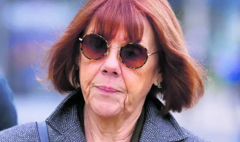 Stuprata per 10 anni da 51 uomini. Cosa c'è dietro: "Il marito un sadico sessuale"