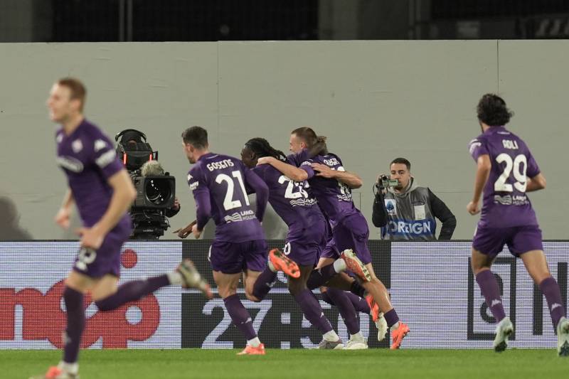 Fiorentina Milan Gudmundsson celebrazione