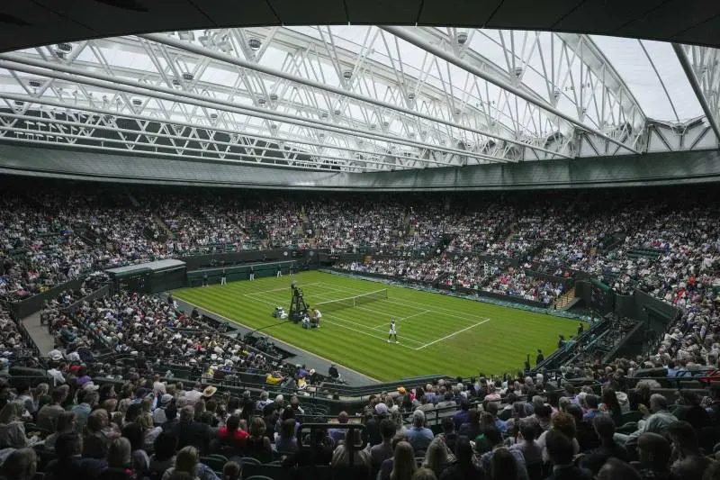 Wimbledon, una settimana al via. Sinner e la sfida dell'erba