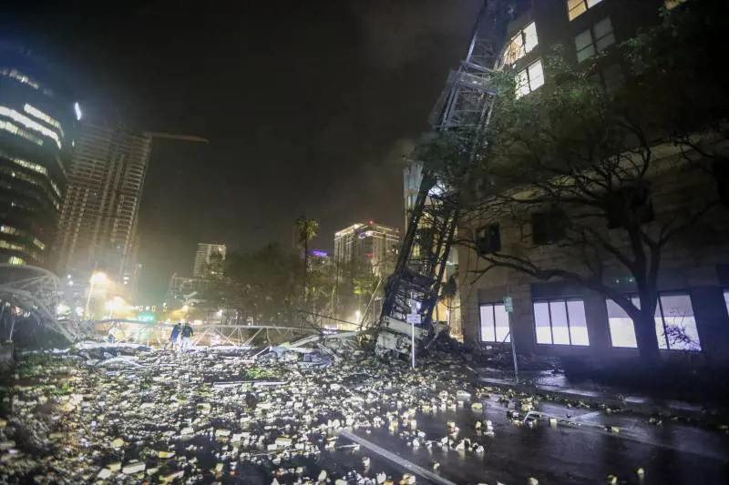 Città sommerse, altri 27 tornado e 3 milioni senza luce: Milton devasta la Florida