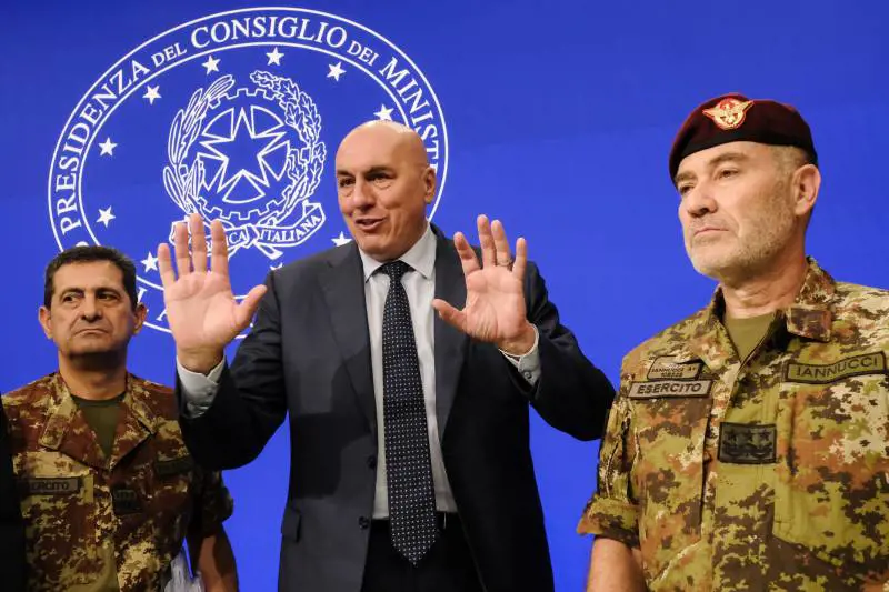 La rabbia del governo: "Israele non dà ordini. È un crimine di guerra non un incidente"