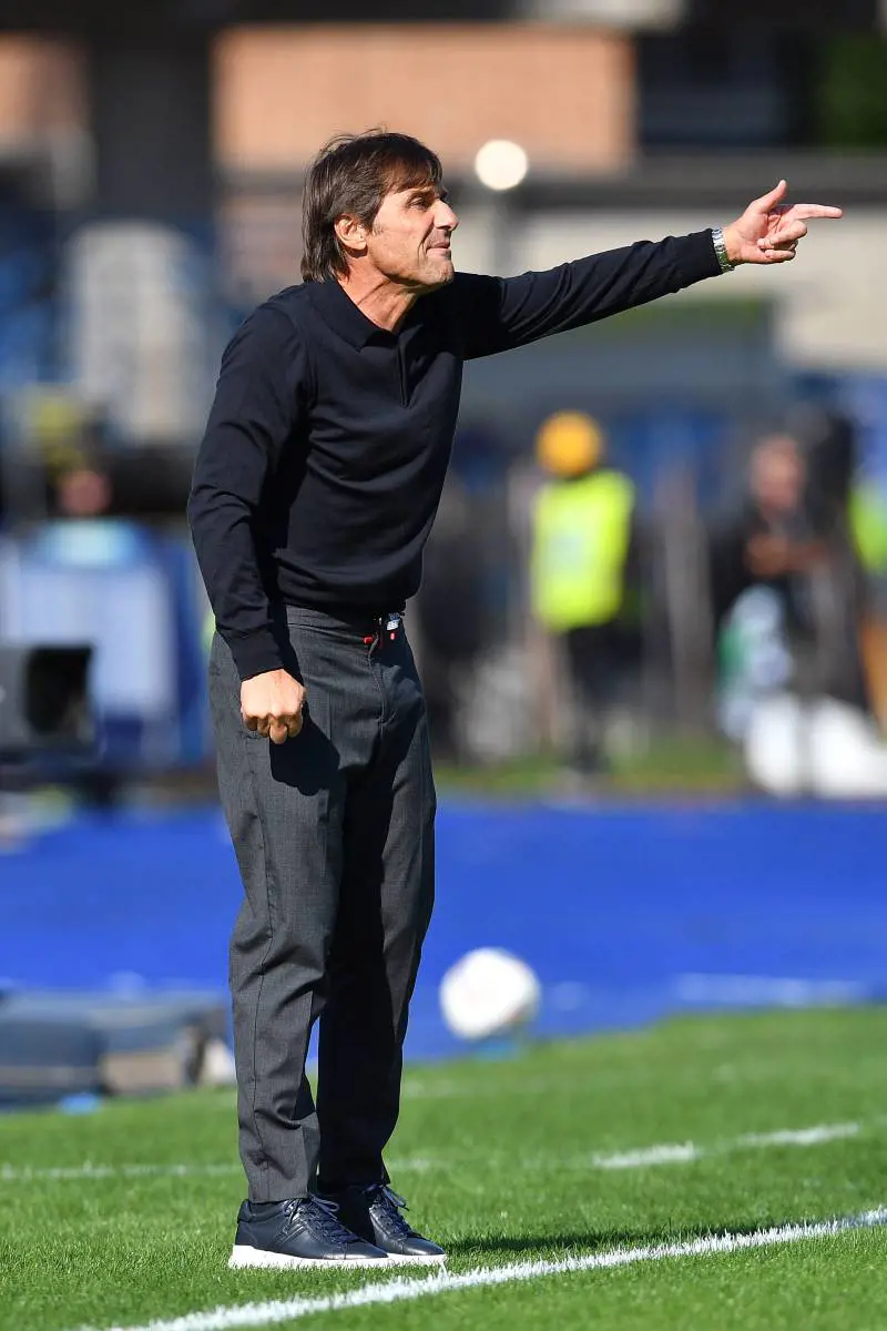 Conte sveglia in tempo il Napoli: "Il resto è aria fritta"